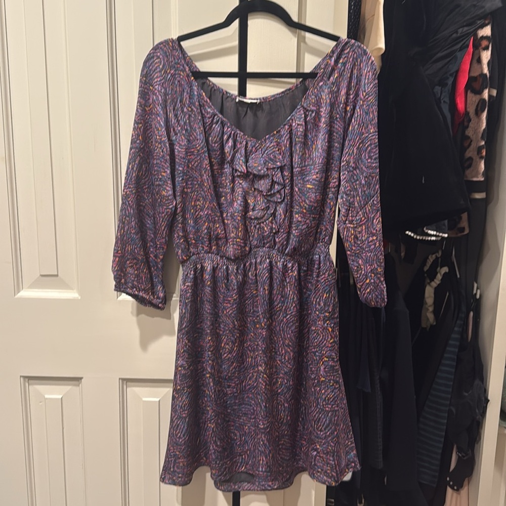 Shoshanna Size 6 gorgeous ruffle V neck dress